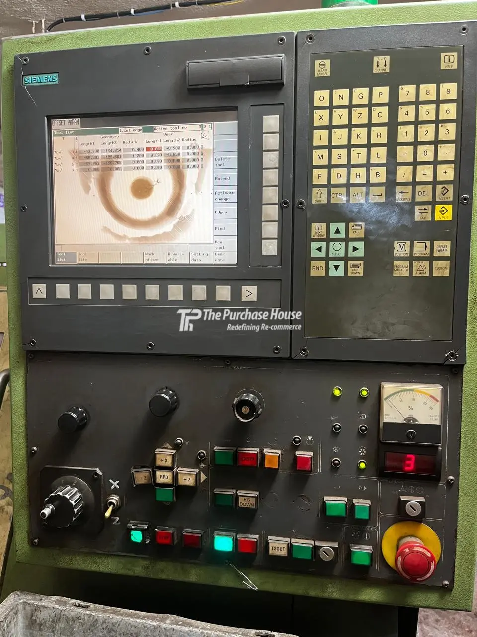 CNC TURNING MACHINE