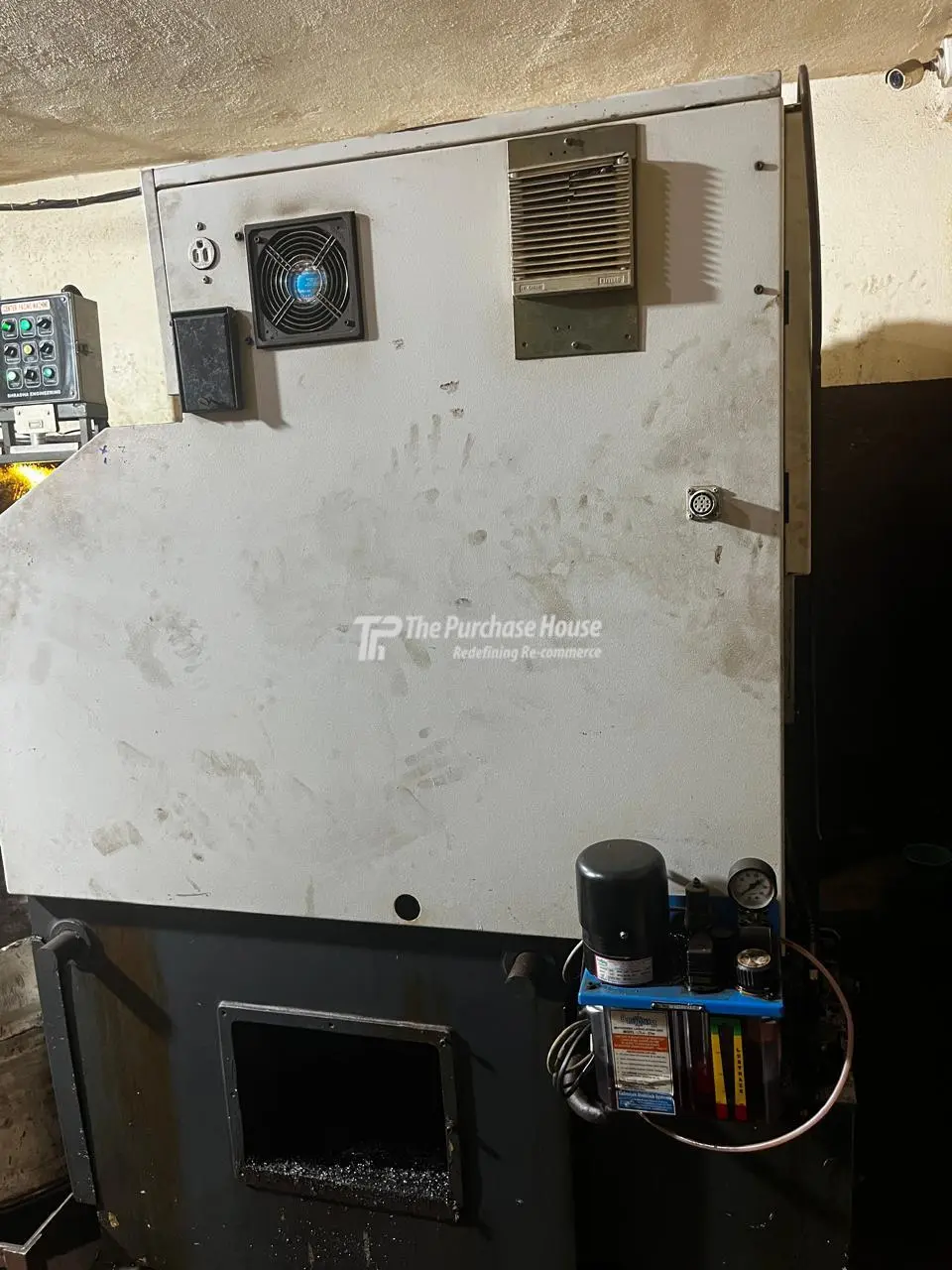 CNC TURNING MACHINE