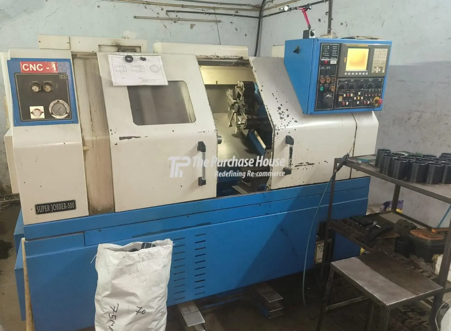 CNC TURNING MACHINE