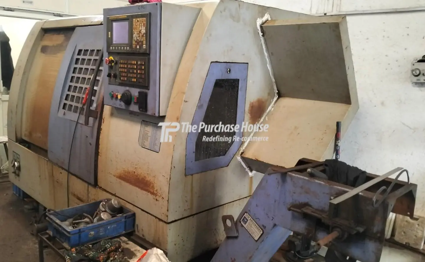 CNC TURNING MACHINE