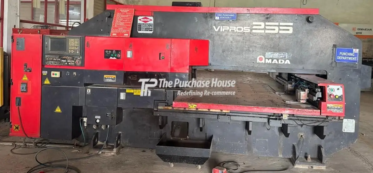 High Precision CNC Turret Punch Machine for Industry