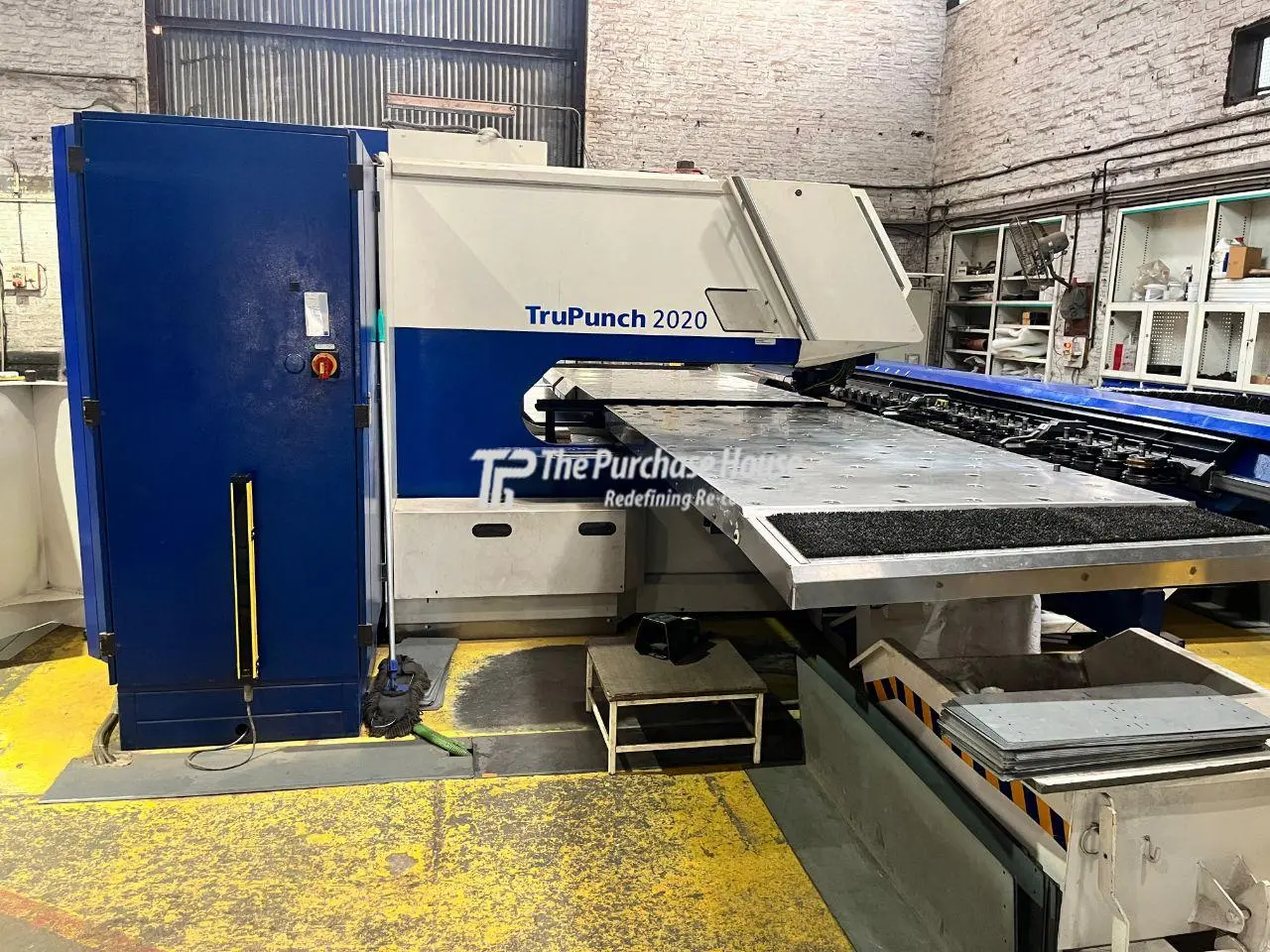 CNC TURRET PUNCH MACHINE