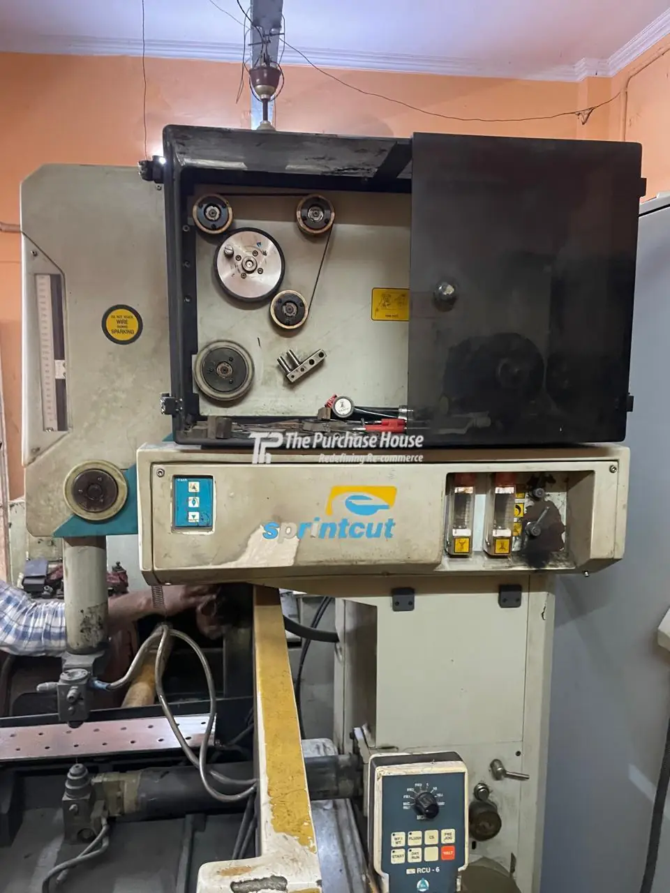 CNC WIRECUT ELECTRICAL DISCHARGE MACHINE (CNC WIRECUT EDM MACHINE)