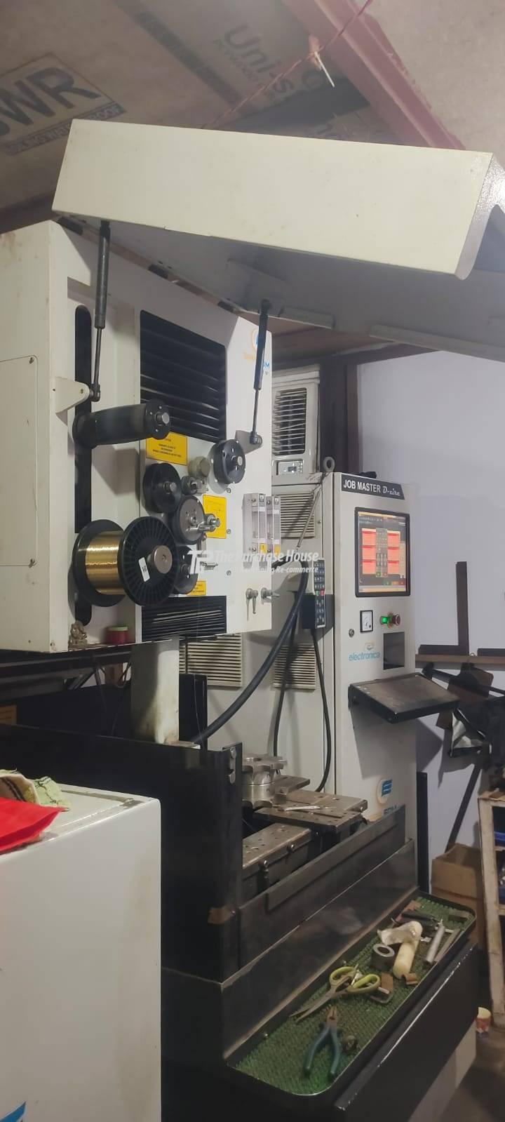 CNC WIRECUT ELECTRICAL DISCHARGE MACHINE (CNC WIRECUT EDM MACHINE)