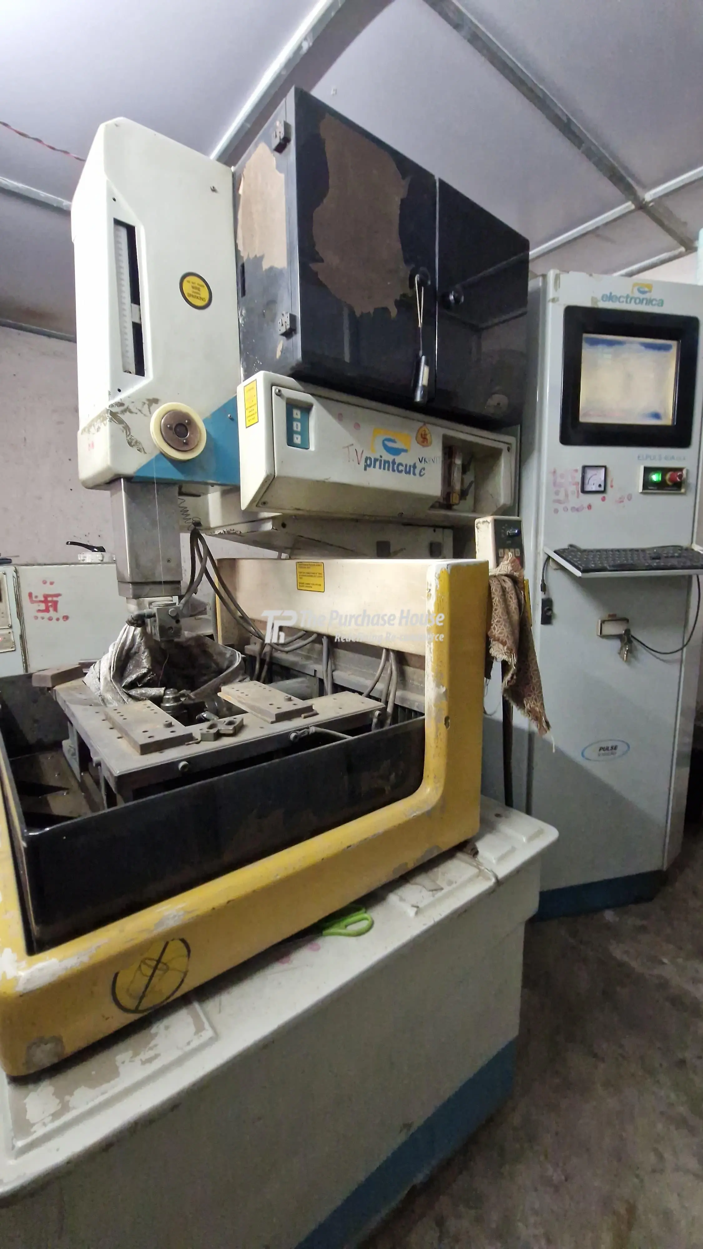 CNC WIRECUT ELECTRICAL DISCHARGE MACHINE (CNC WIRECUT EDM MACHINE)