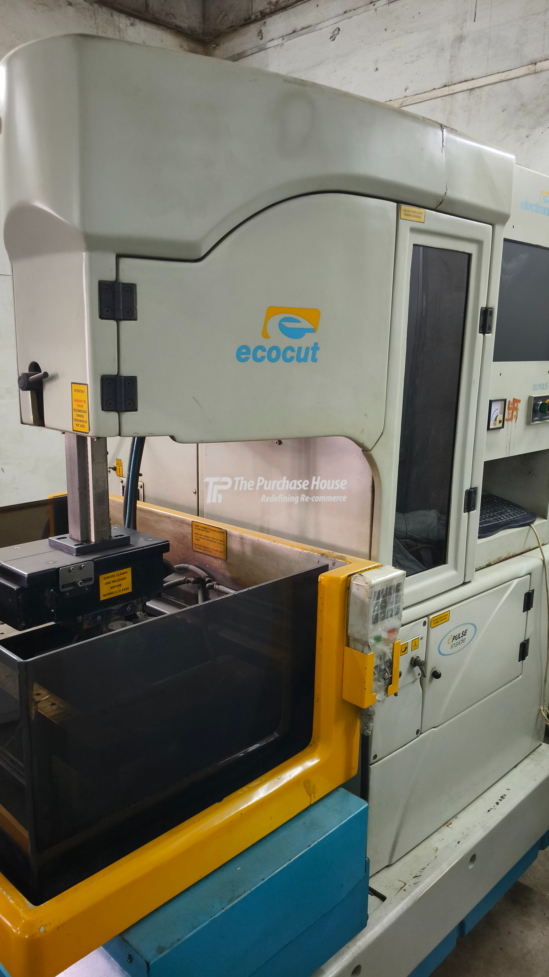CNC WIRE CUT MACHINE