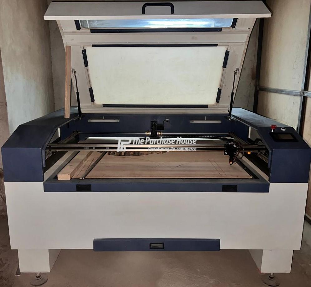 CO2 LASER CUTTING MACHINE