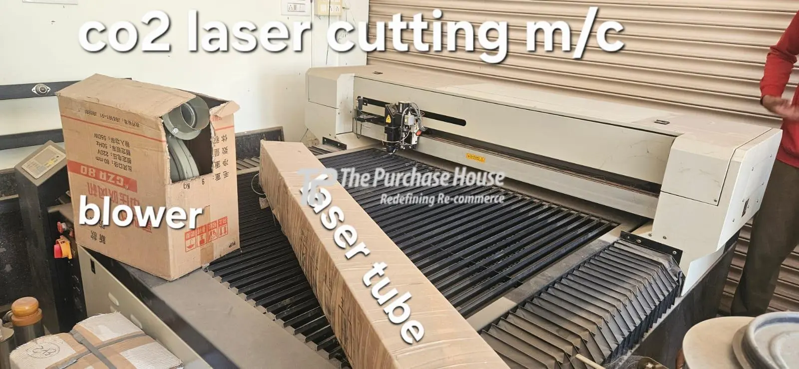 CO2 LASER CUTTING MACHINE