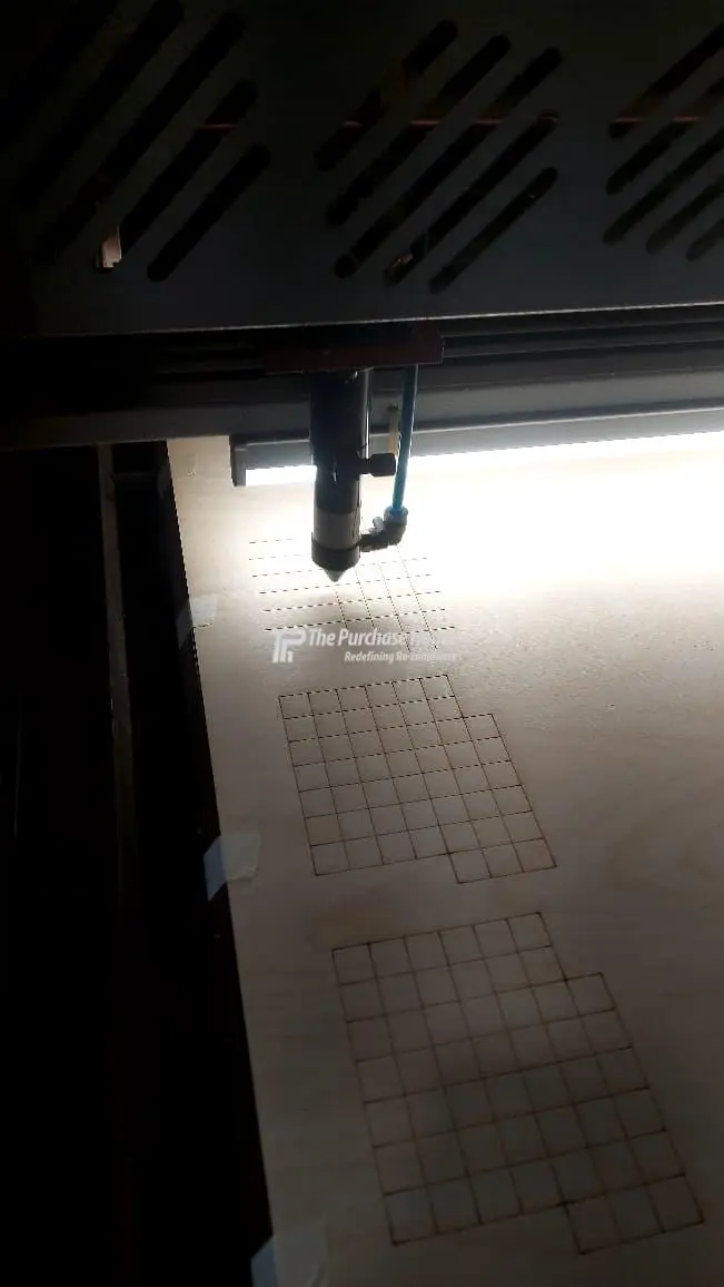 CO2 LASER CUTTING MACHINE
