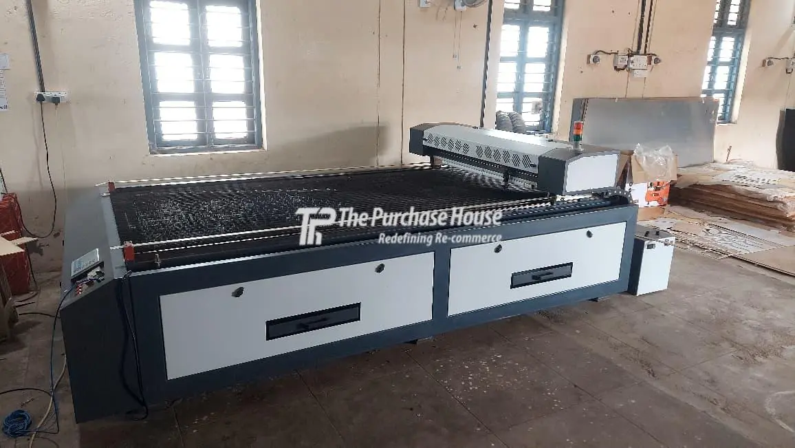 CO2 LASER CUTTING MACHINE