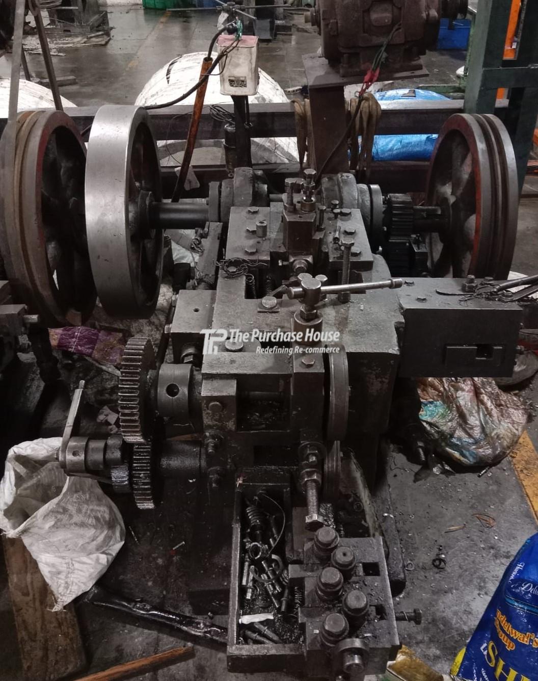 COLD HEADER FORGING MACHINE