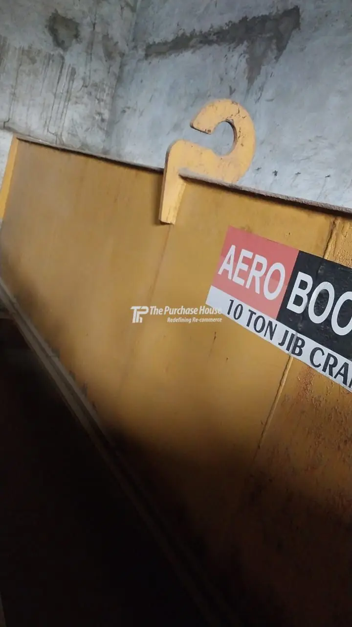 Industrial Crane | Heavy Material Lifting Equipment