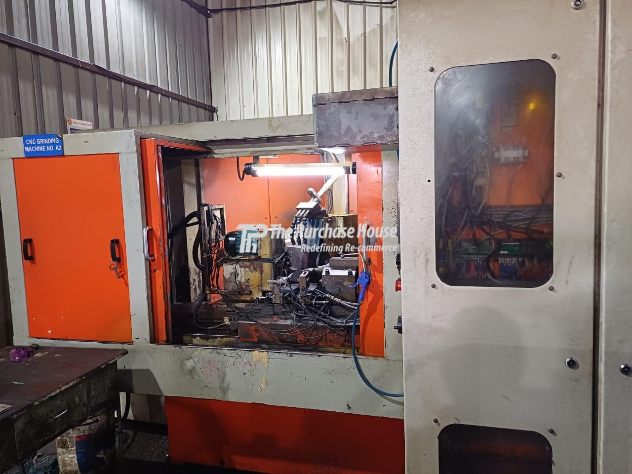 OD CYLINDRICAL GRINDER MACHINE