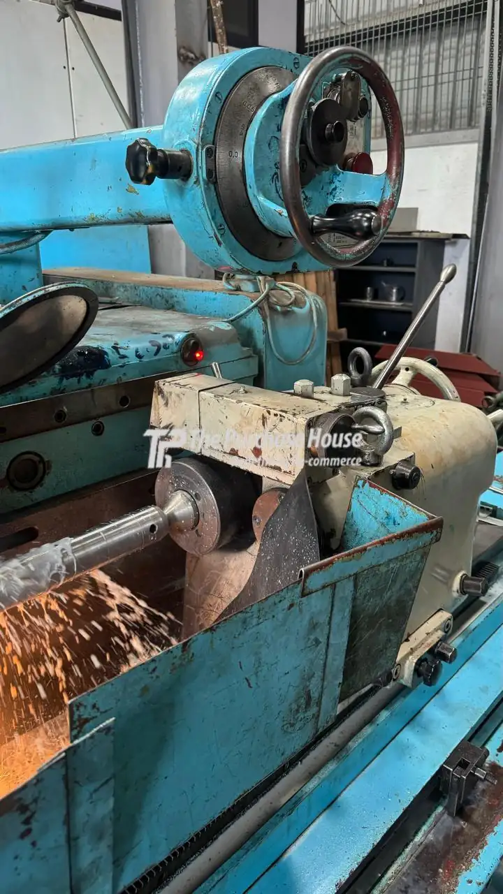 CYLINDRICAL GRINDER MACHINE