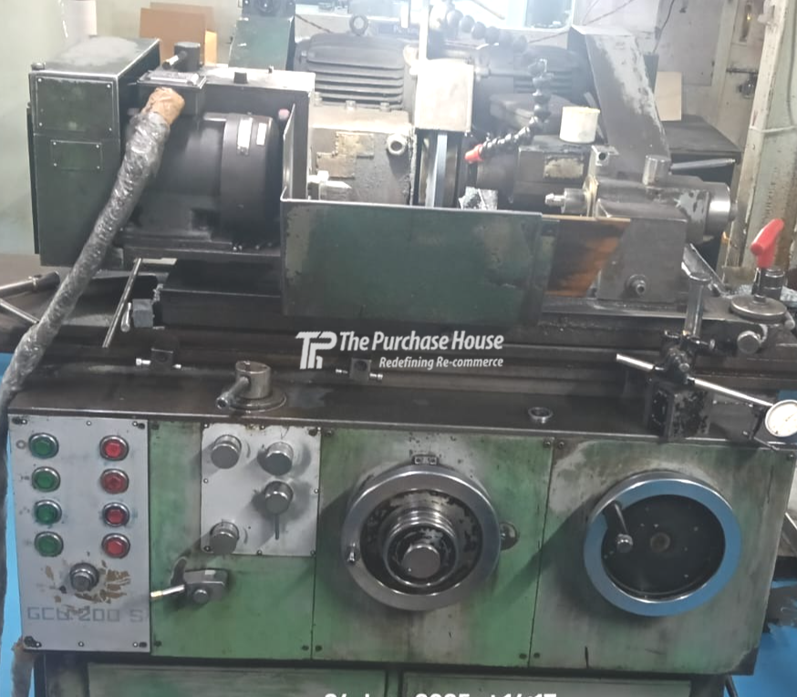 CYLINDRICAL GRINDER MACHINE