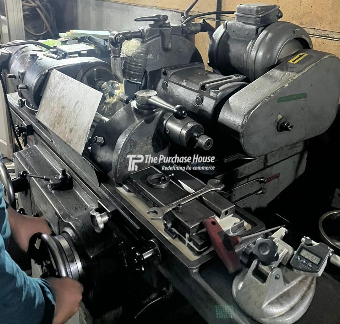 CYLINDRICAL GRINDER MACHINE