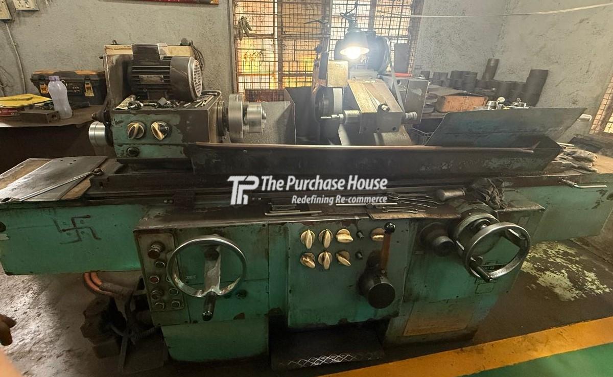 CYLINDRICAL GRINDER MACHINE