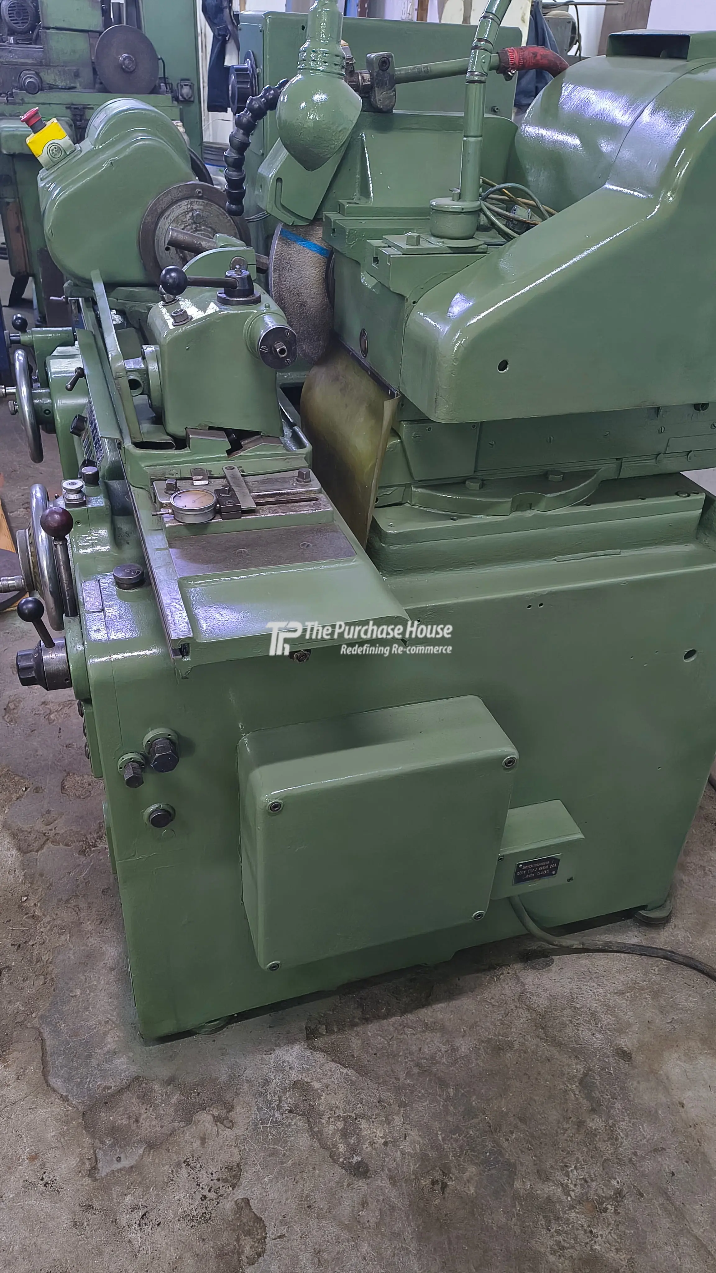 OD CYLINDRICAL GRINDER MACHINE