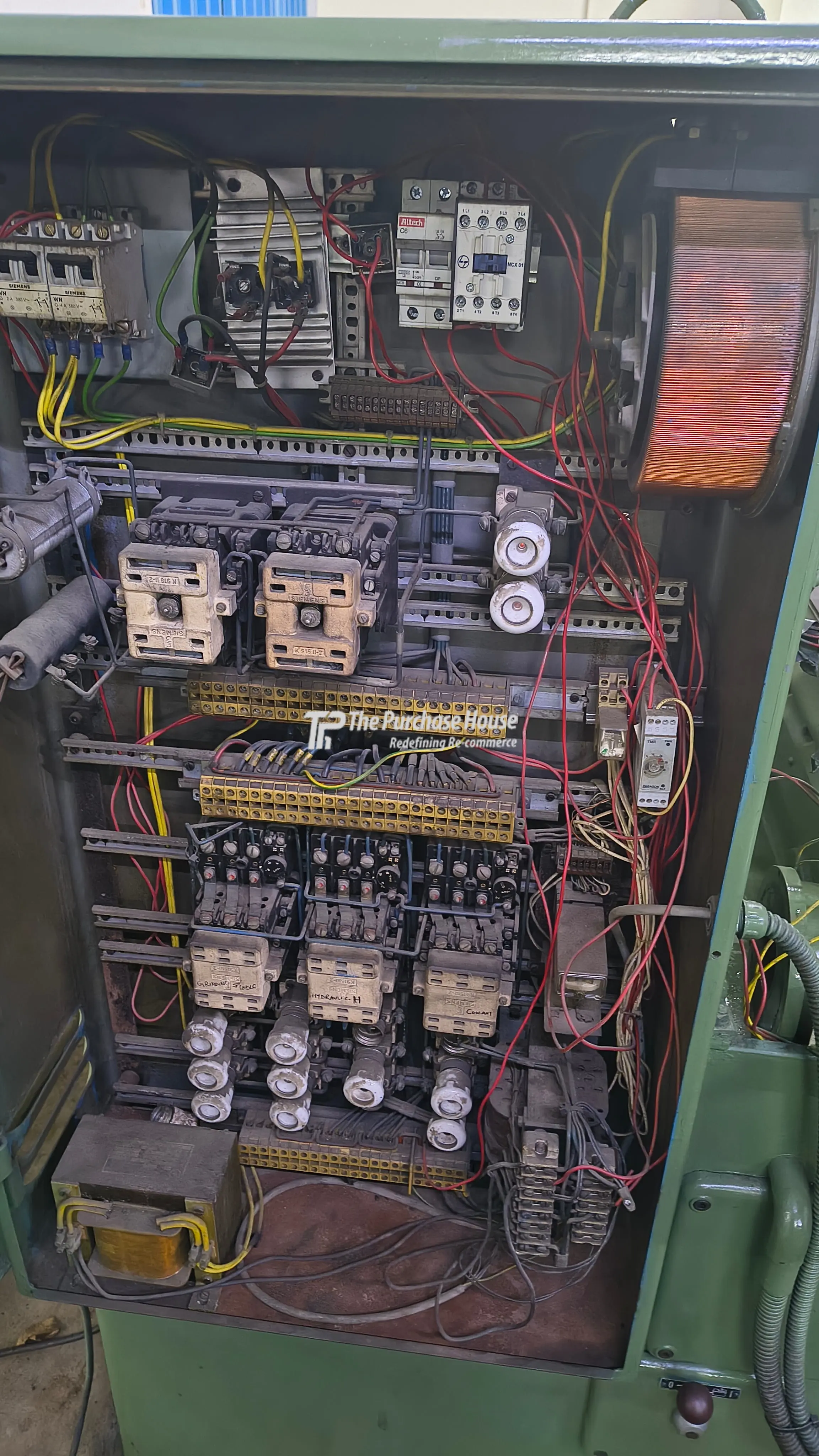 OD CYLINDRICAL GRINDER MACHINE