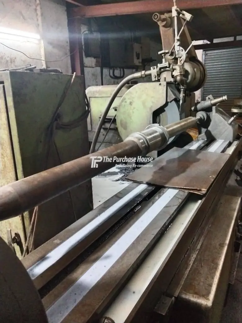 UNIVERSAL CYLINDRICAL GRINDER MACHINE