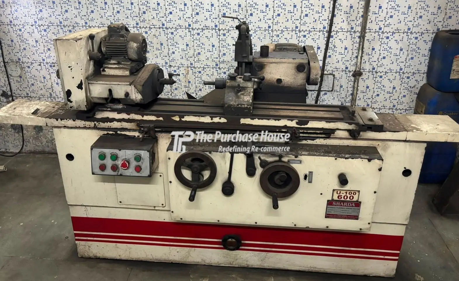 CYLINDRICAL GRINDER MACHINE