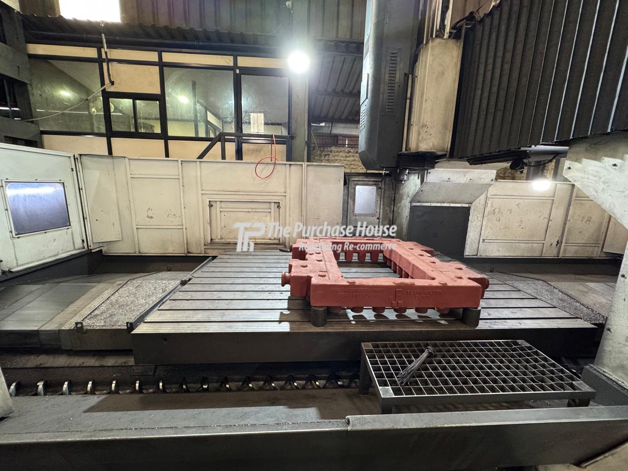 DOUBLE COLUMN VERTICAL MACHINING CENTER (VMC)