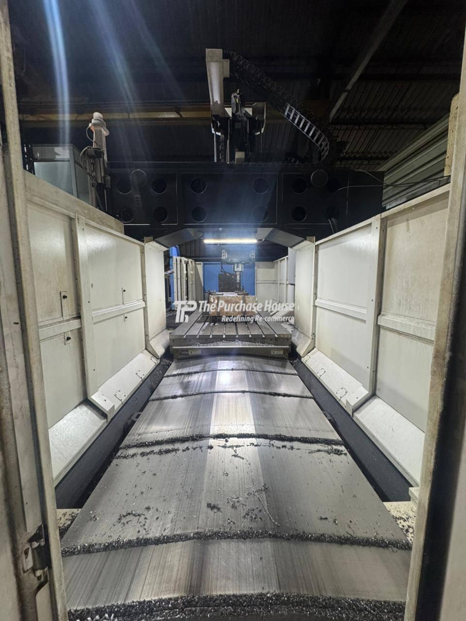 DOUBLE COLUMN VERTICAL MACHINING CENTER (VMC)