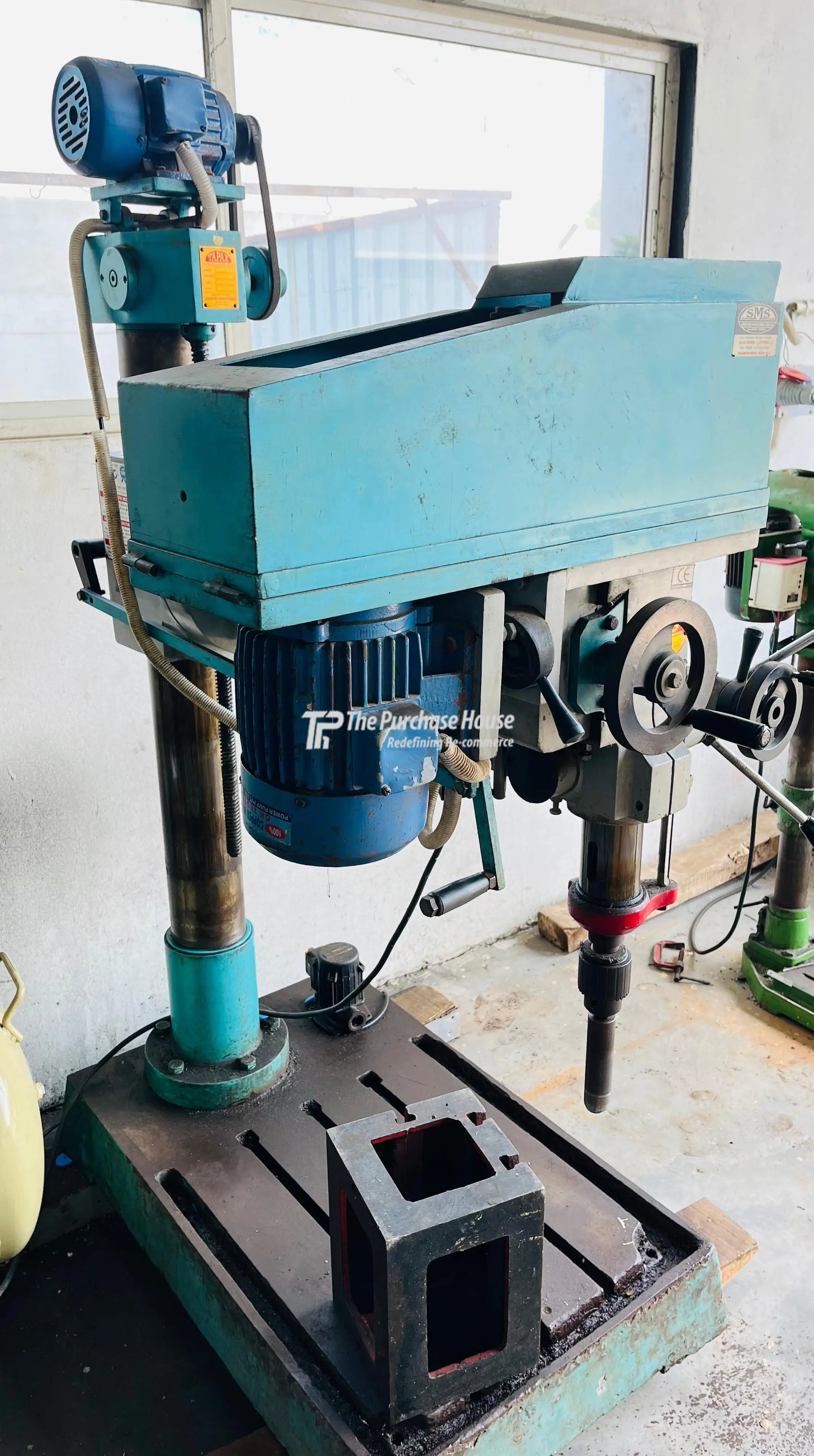 RADIAL DRILL MACHINE