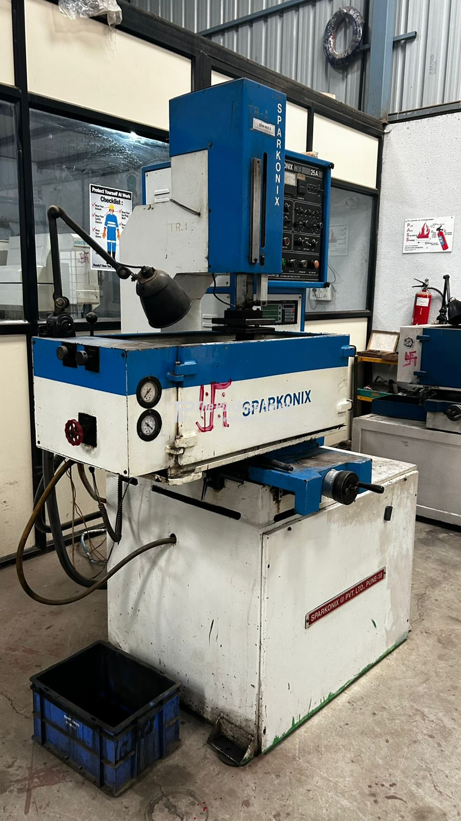 ELECTRICAL DISCHARGE MACHINE (EDM MACHINE)