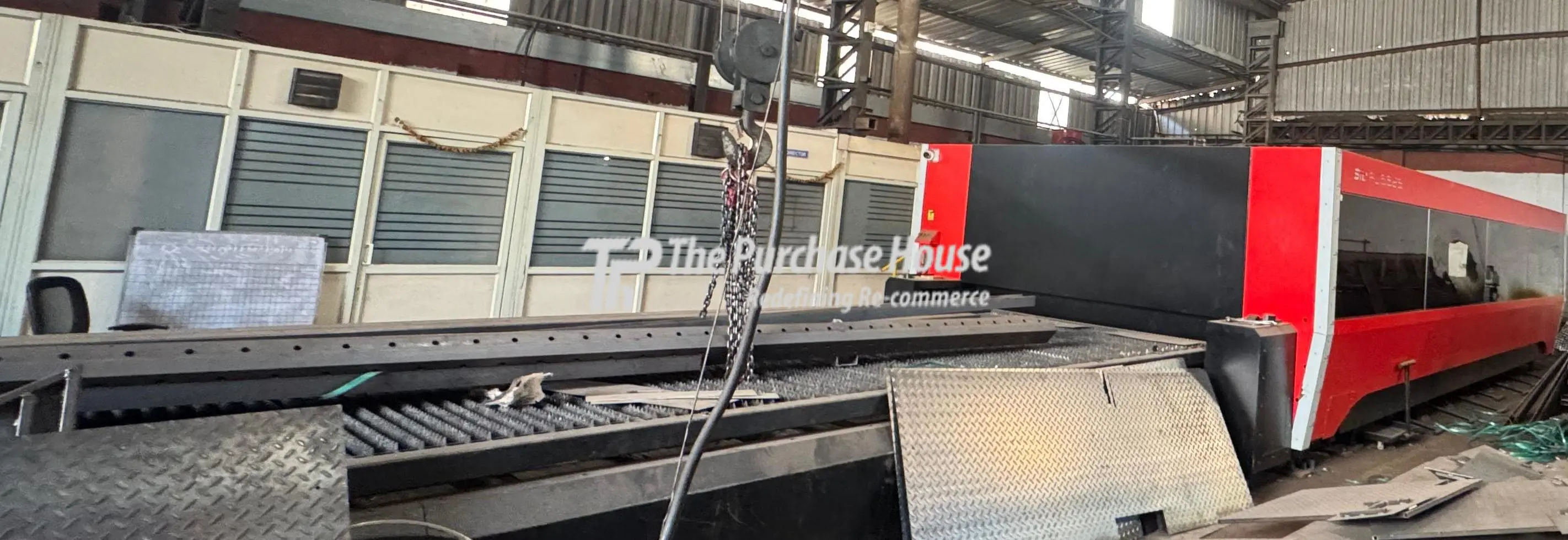 FIBER LASER CUTTING MACHINE