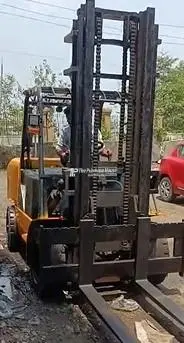 FORKLIFT