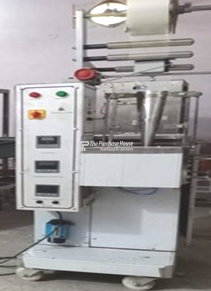 FORM FILL SEAL MACHINE