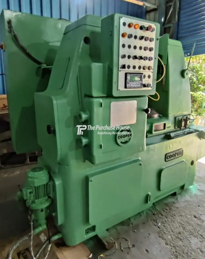 GEAR HOBBING MACHINE