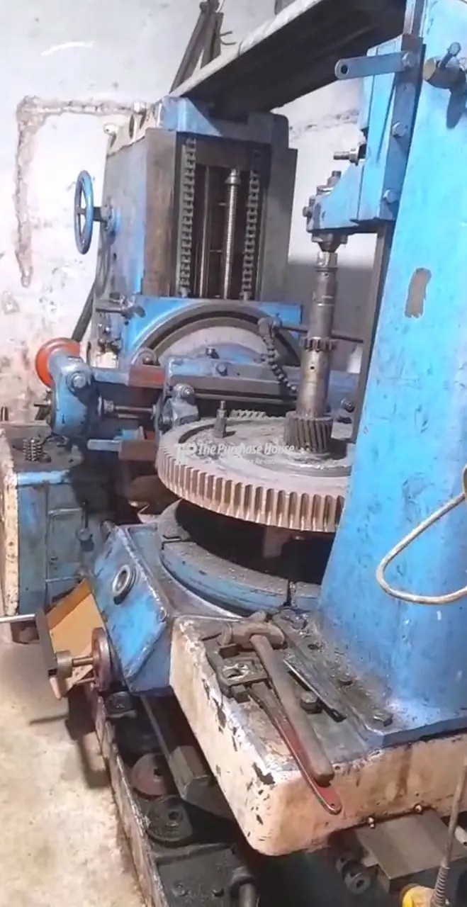 GEAR HOBBING MACHINE