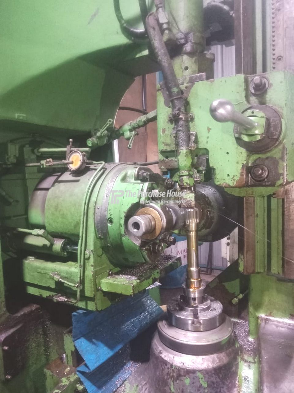 GEAR HOBBING MACHINE