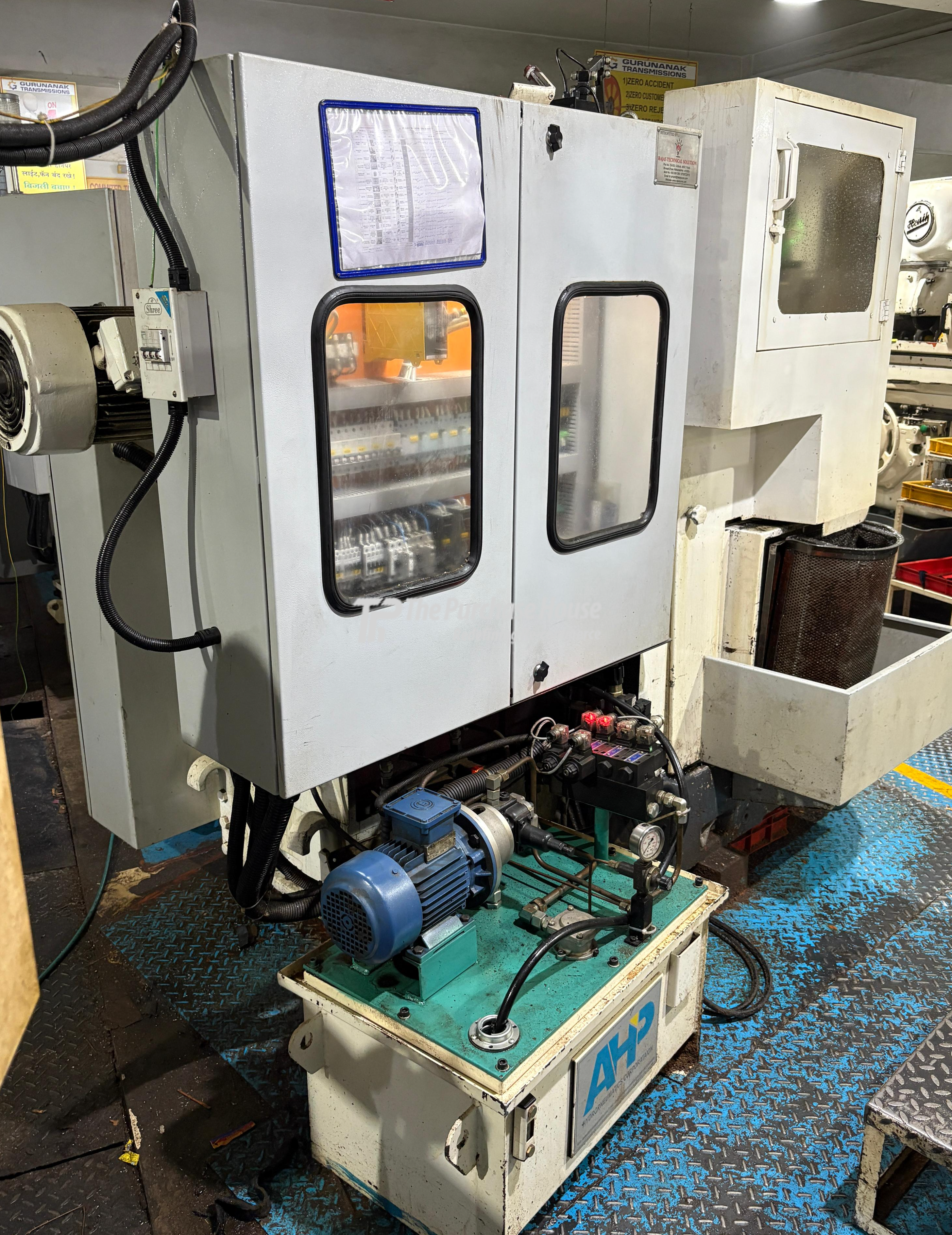 GEAR HOBBING MACHINE