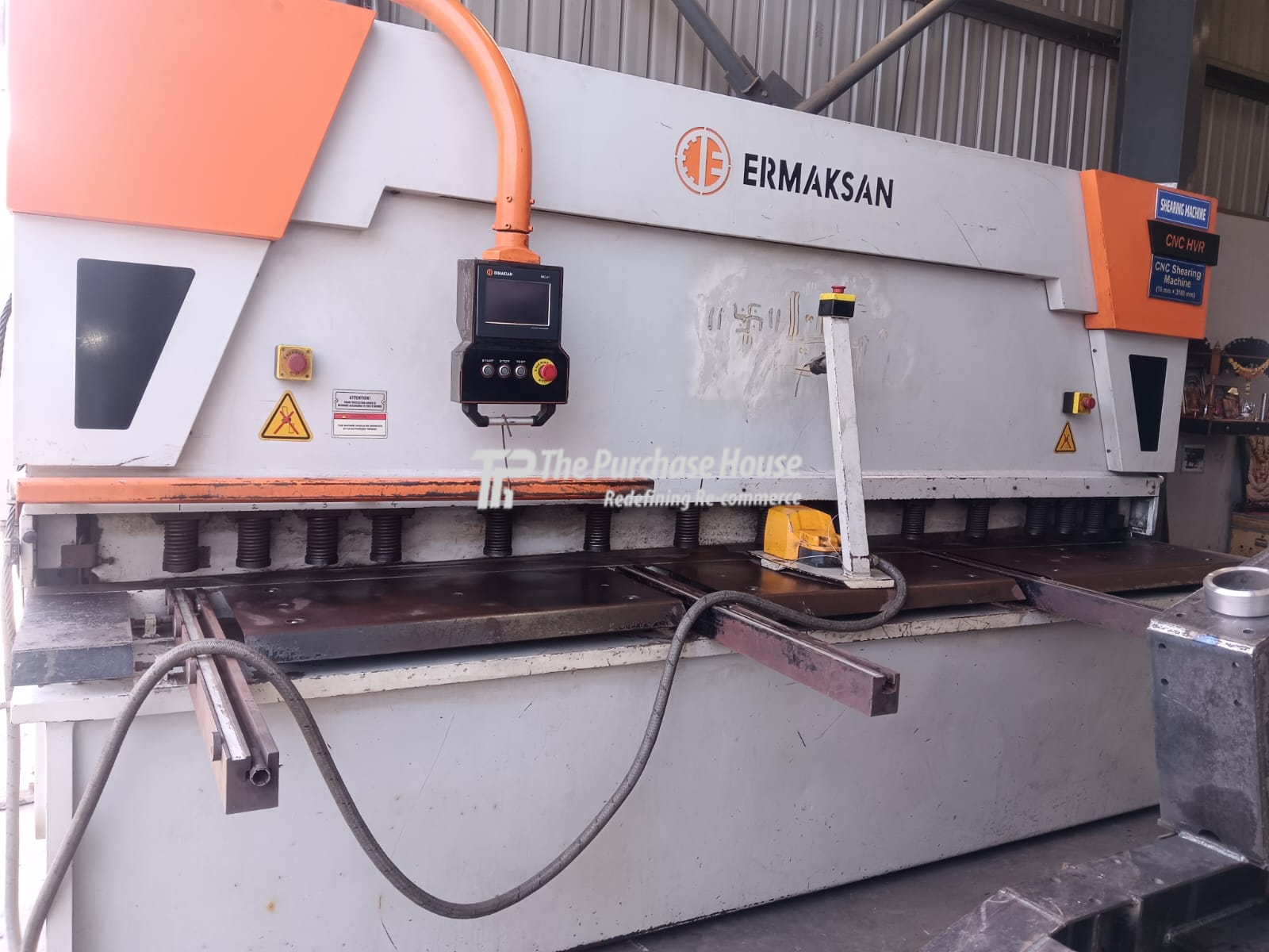 GUILLOTINE SHEARING MACHINE