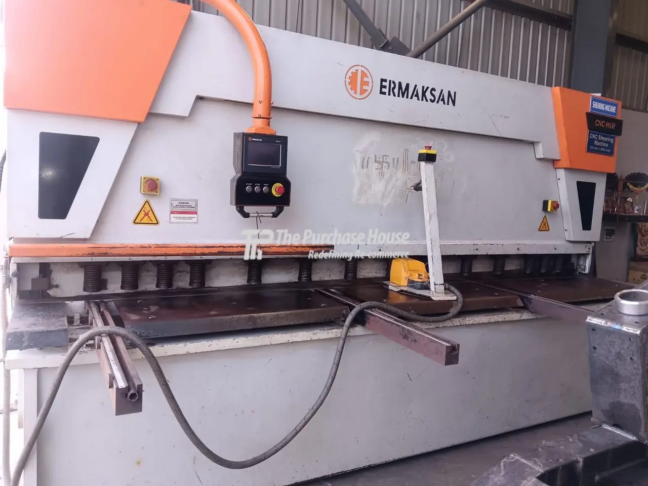 CNC SHEARING MACHINE