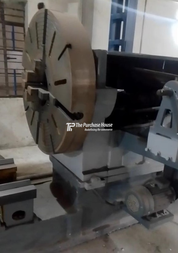 HEAVY DUTY LATHE MACHINE