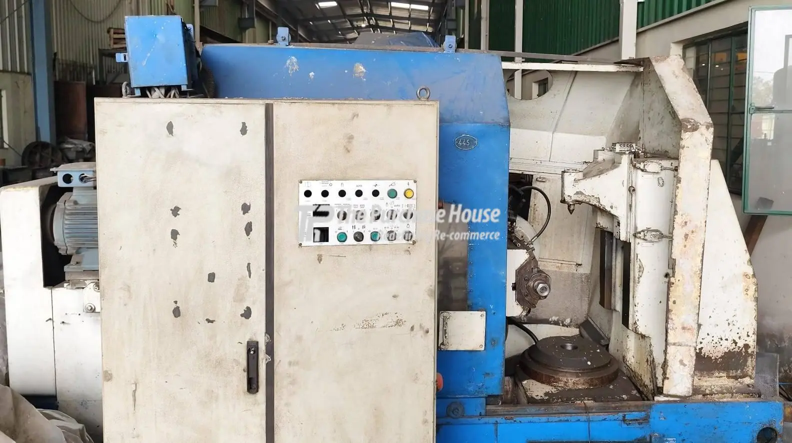 GEAR HOBBING MACHINE