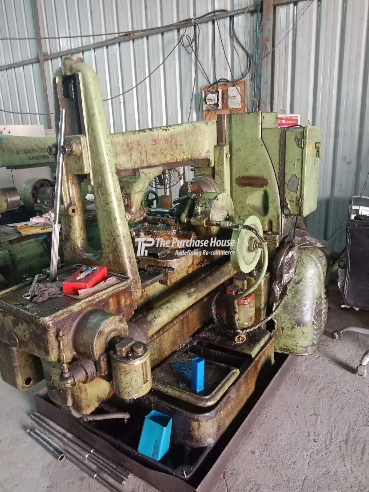 GEAR HOBBING MACHINE