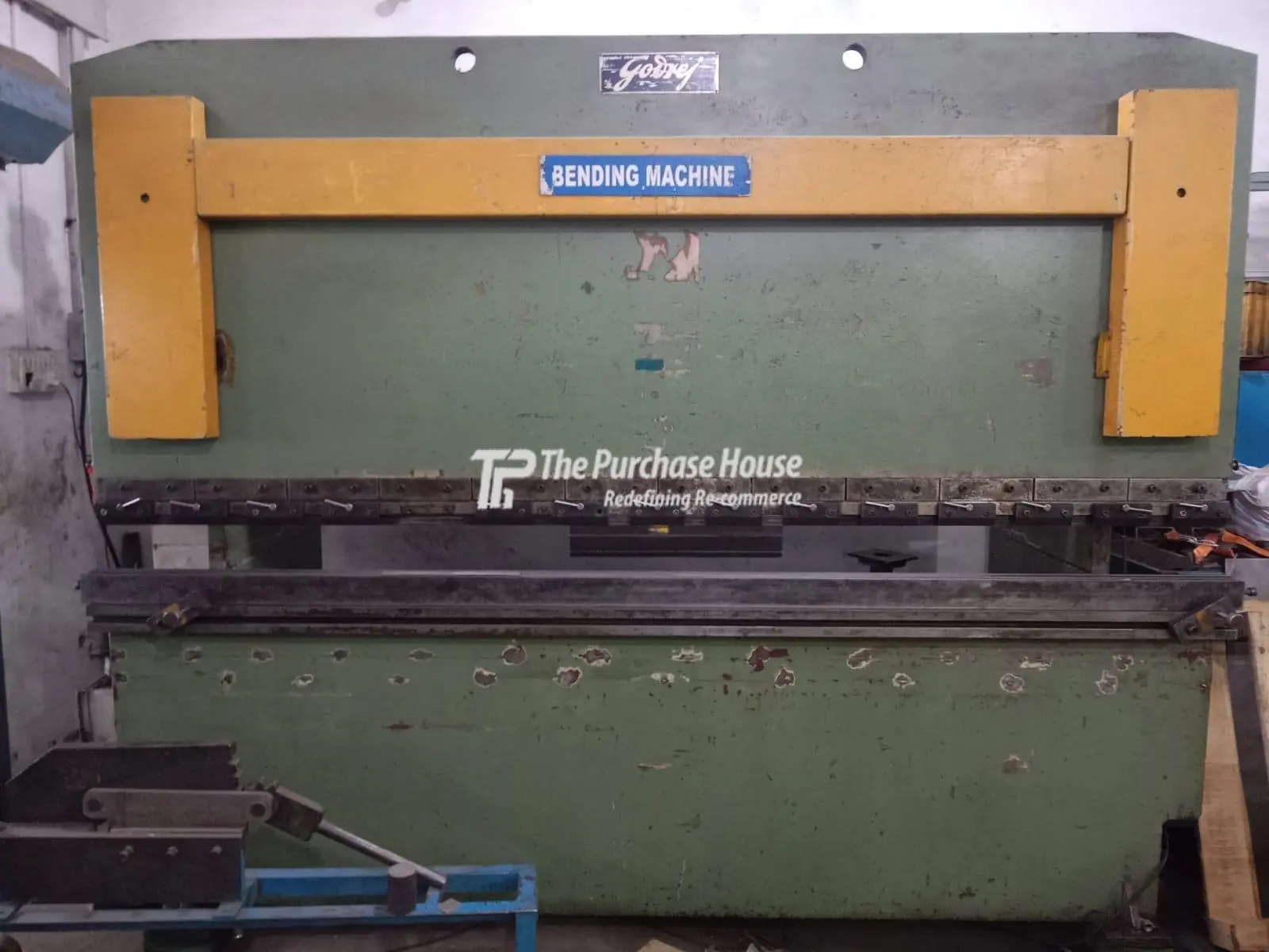 HYDRAULIC PRESS BRAKE MACHINE