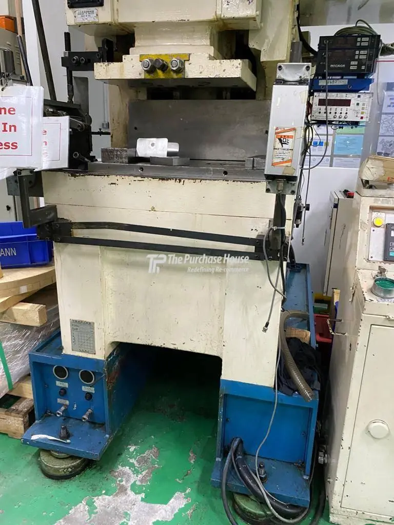 HIGH SPEED STAMPING MACHINE