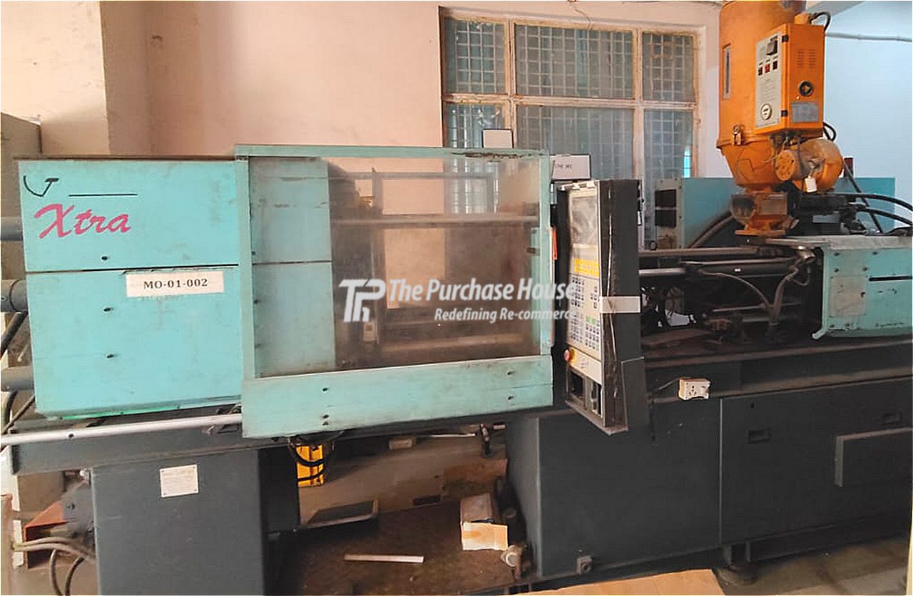 INJECTION MOULDING MACHINE