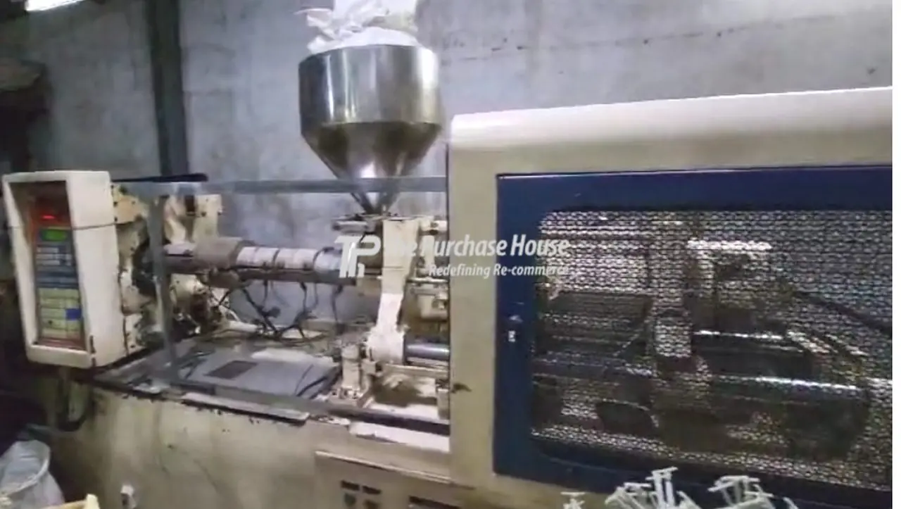 INJECTION MOULDING MACHINE