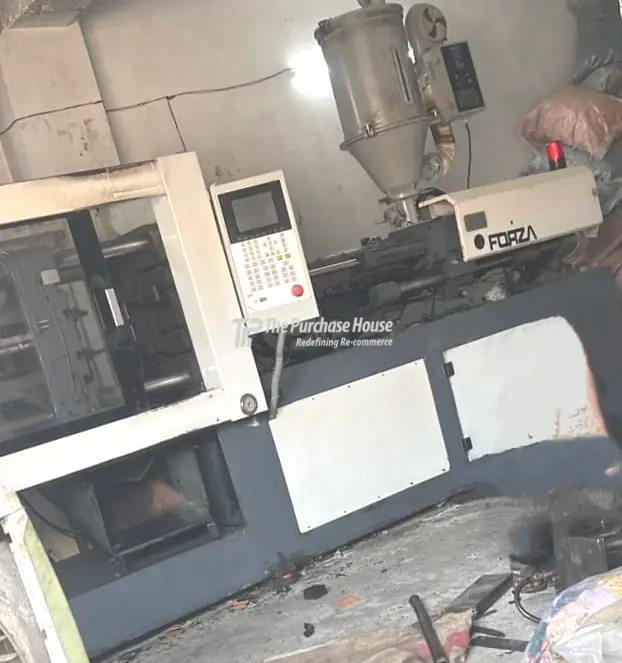 INJECTION MOULDING MACHINE