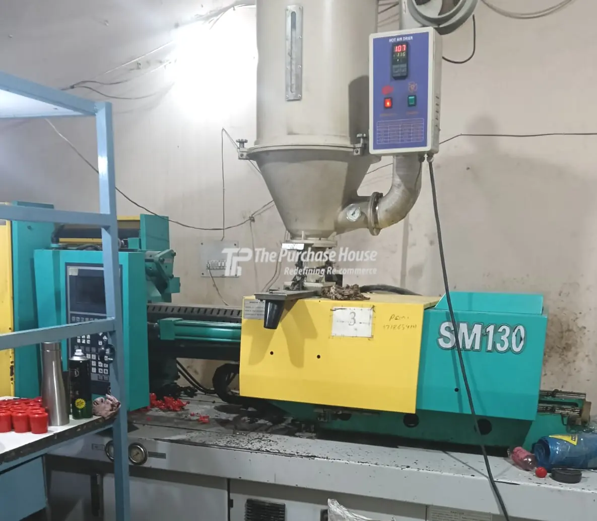 INJECTION MOULDING MACHINE