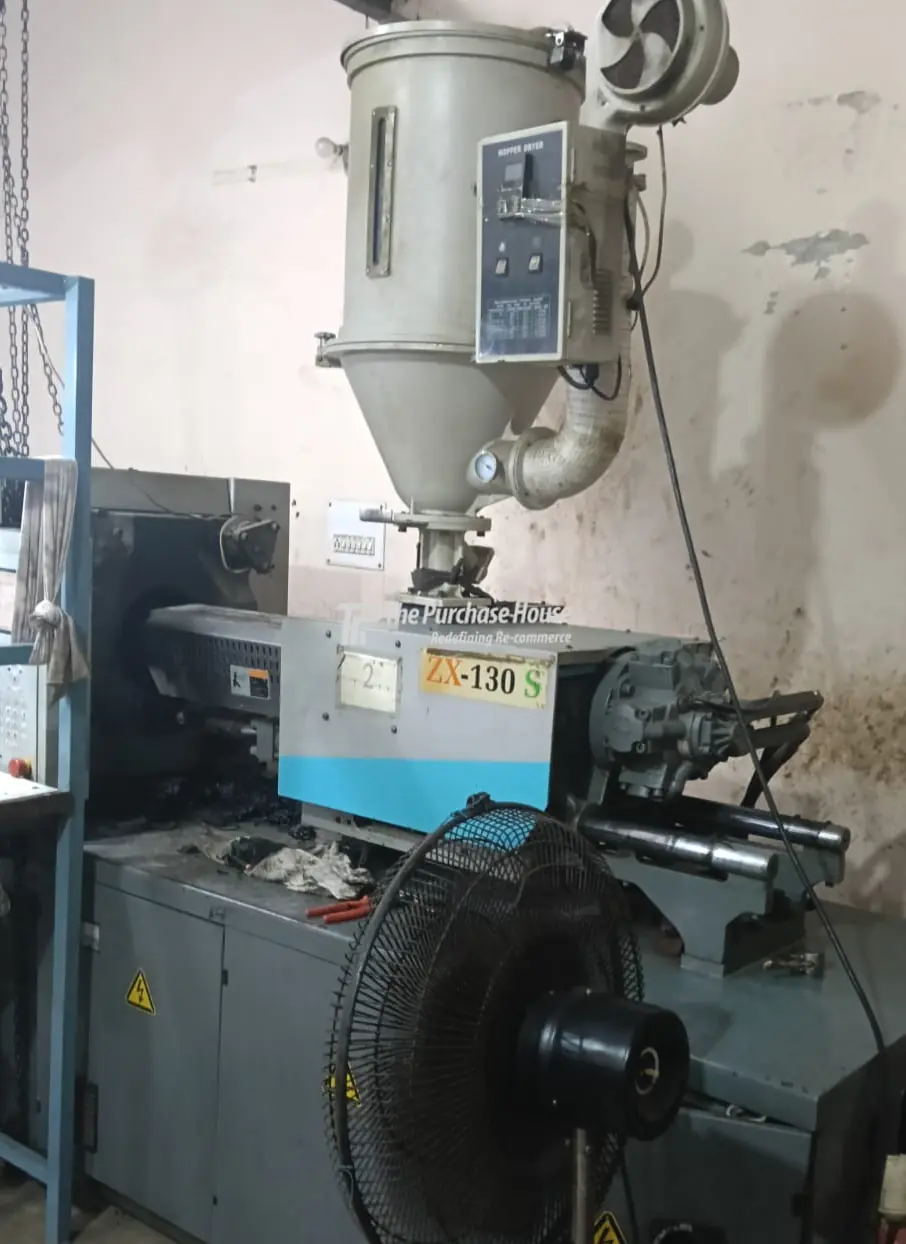 INJECTION MOULDING MACHINE