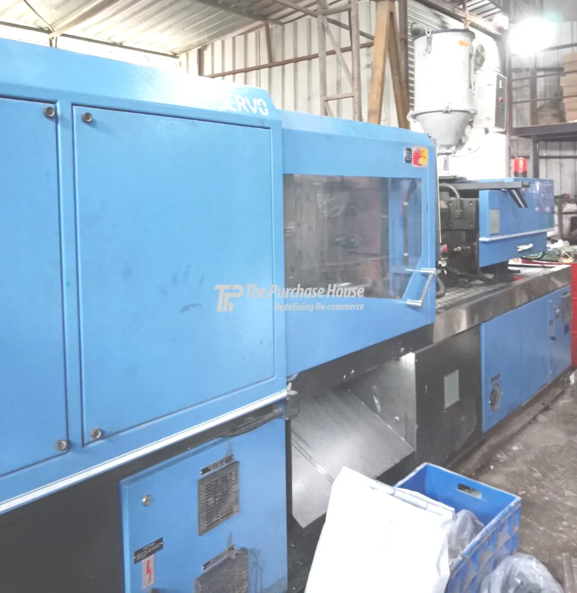 INJECTION MOULDING MACHINE