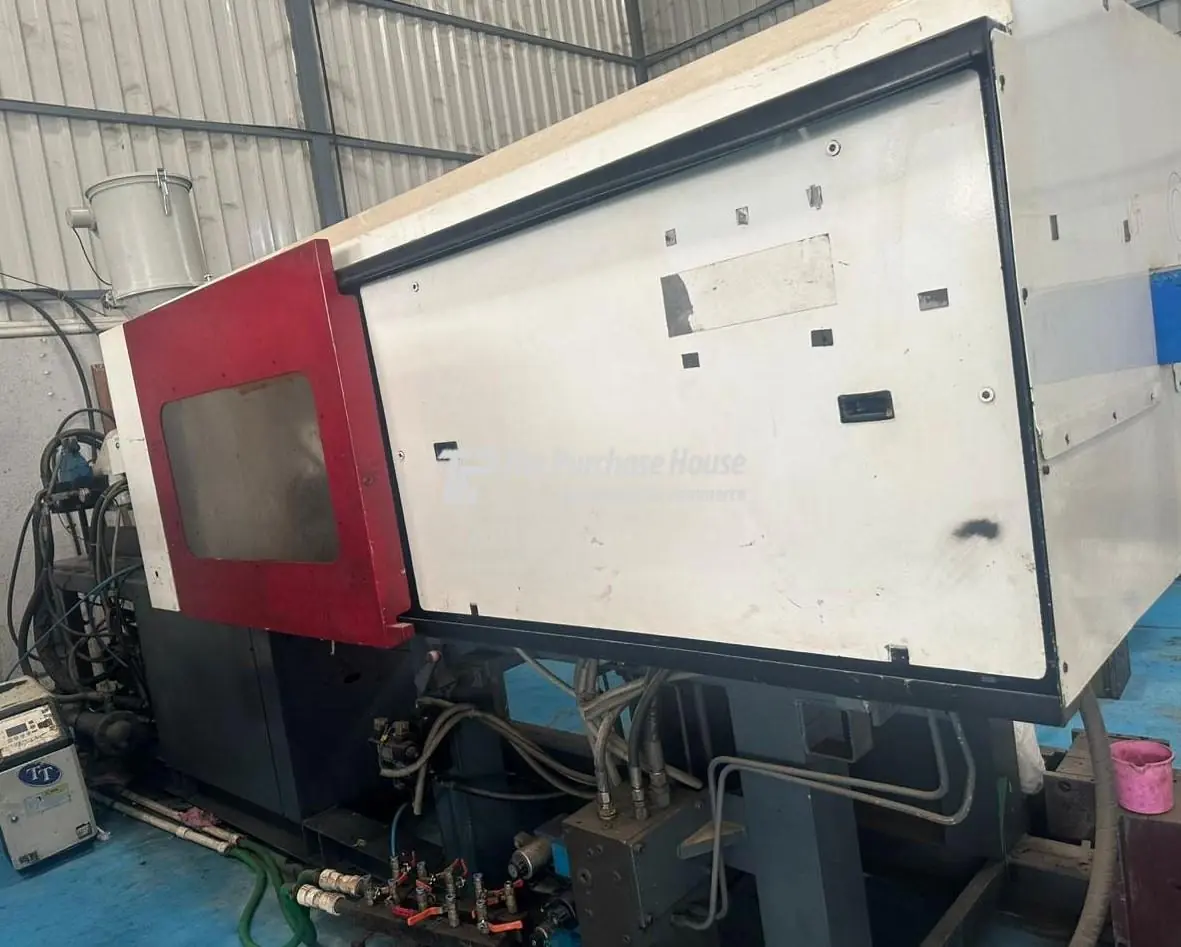 INJECTION MOULDING MACHINE